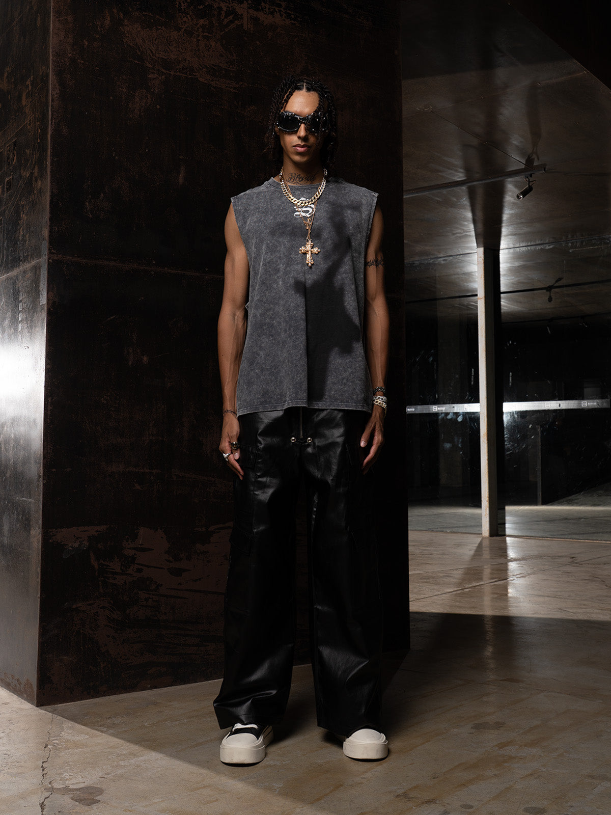 Cross-Print Distressed Washed Vest