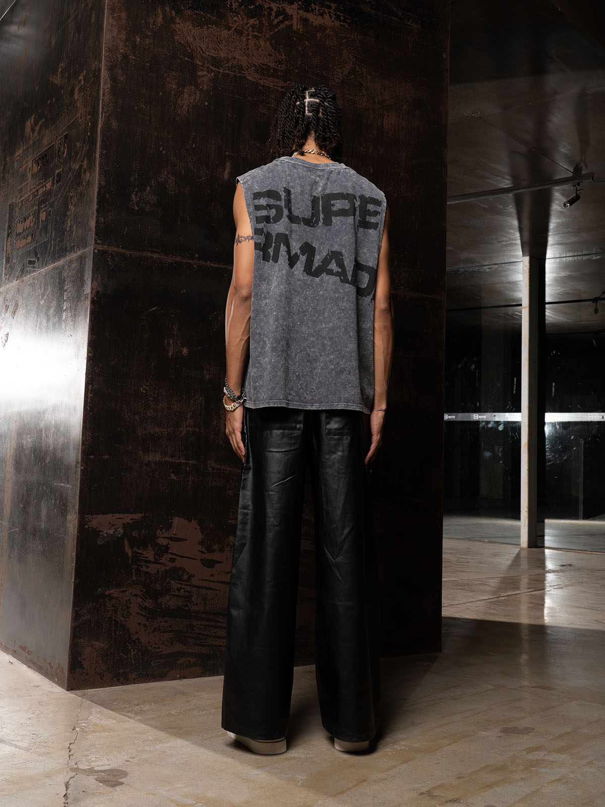 Cross-Print Distressed Washed Vest