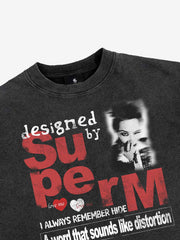 T-shirt corta con orlo sfrangiato e stampa grafica