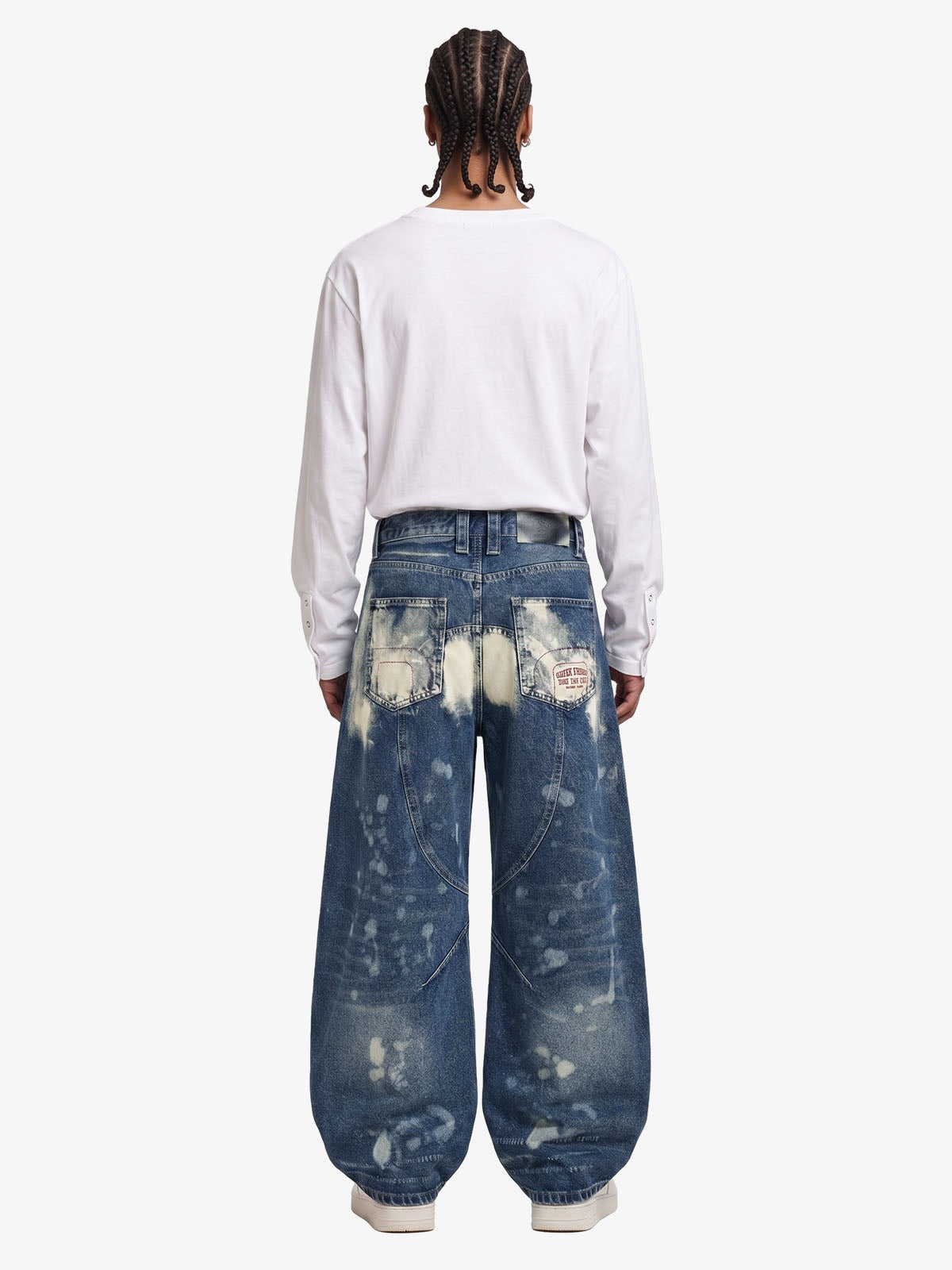 Multi-Eyelet Distressed Gradient Baggy Jeans 