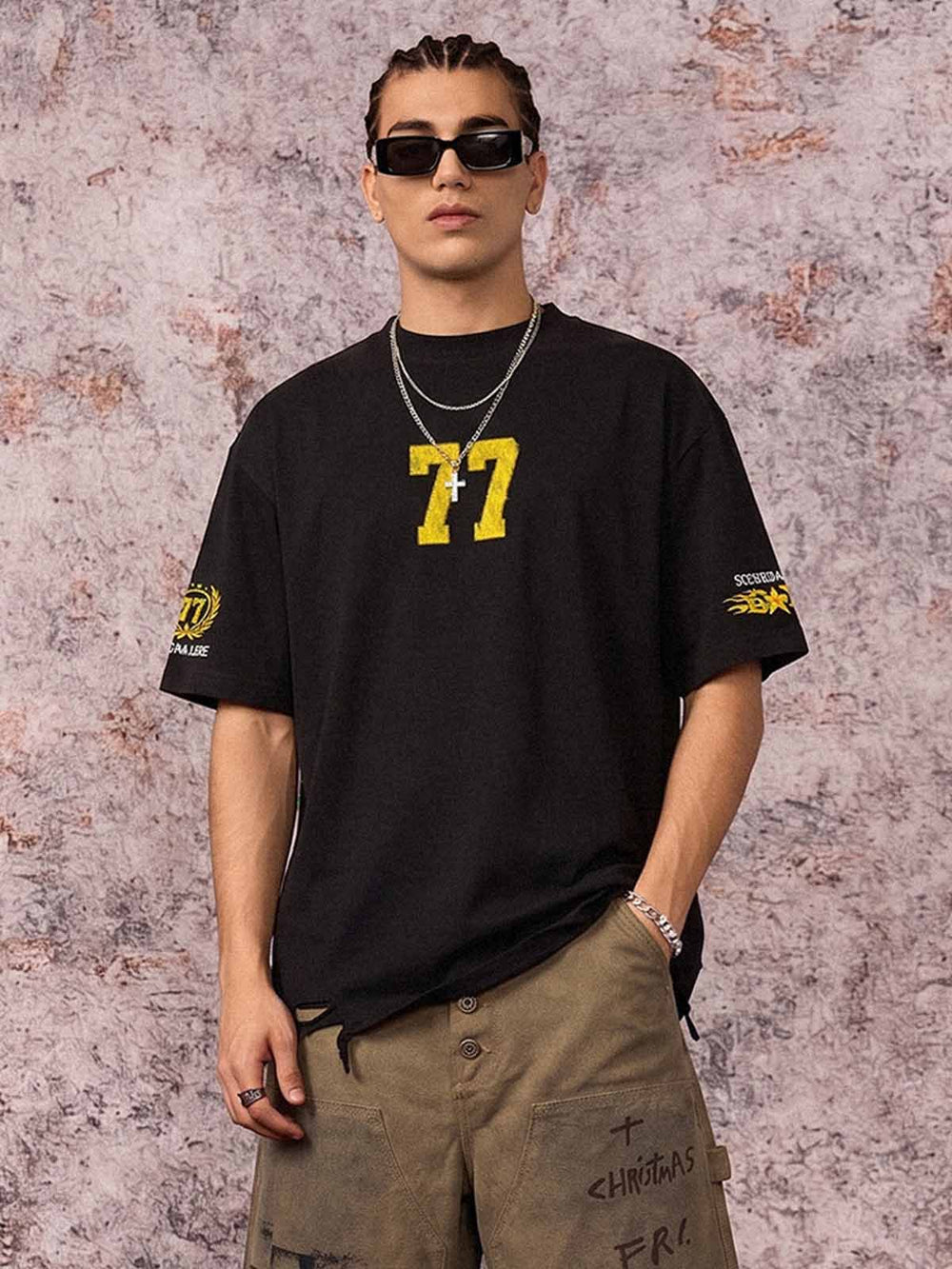T-shirt décontracté avec collier à chaîne amovible