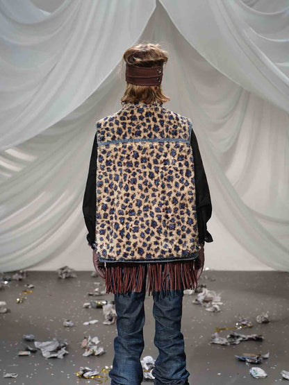 Warmth-Enhancing Faux Fur Collar Vest for Winter Outdoors 