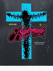 Maglietta con stampa graffiti "Passione di Cristo" e schizzi di vernice.