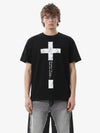 T-shirt graphique à croix vieillie