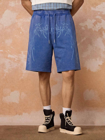 Shorts mit dunklem Gothic-Print