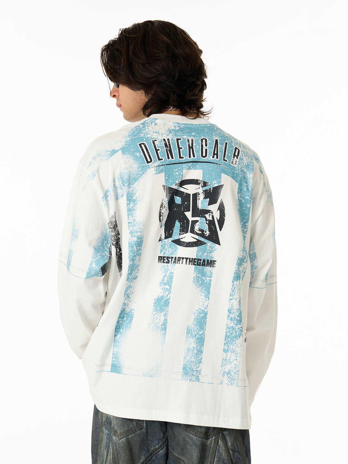 Stylish Long Sleeve Graphic Tee with Camouflage Pants Set for Men 