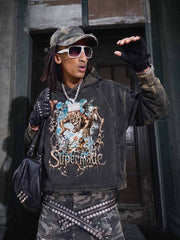 Sudadera corta con capucha y estampado de demonio