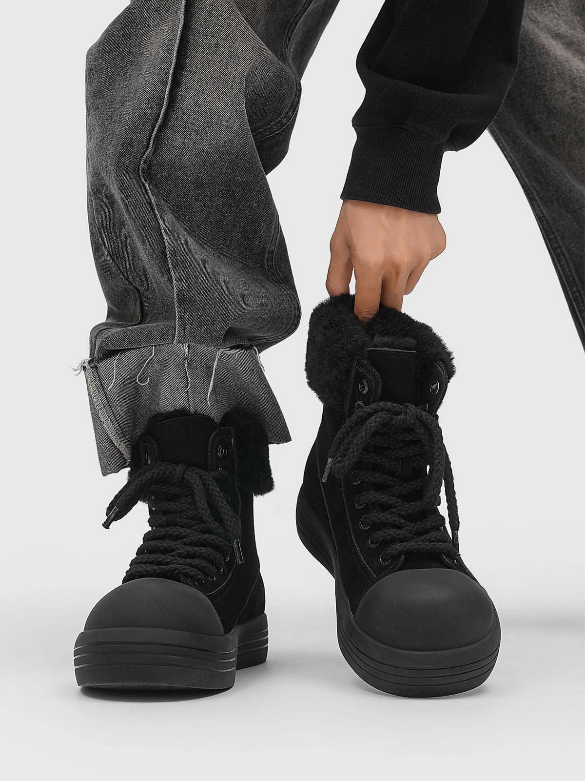 Winter Warmth High-Top Sneaker Boots with Fuzzy Collar 