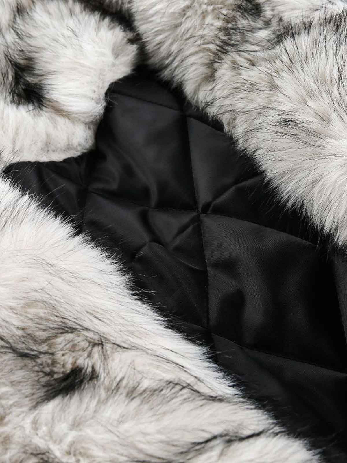 Camouflage Distressed Denim Jacket with Faux Fur Collar - Perfect for Casual and Outdoor Adventures 