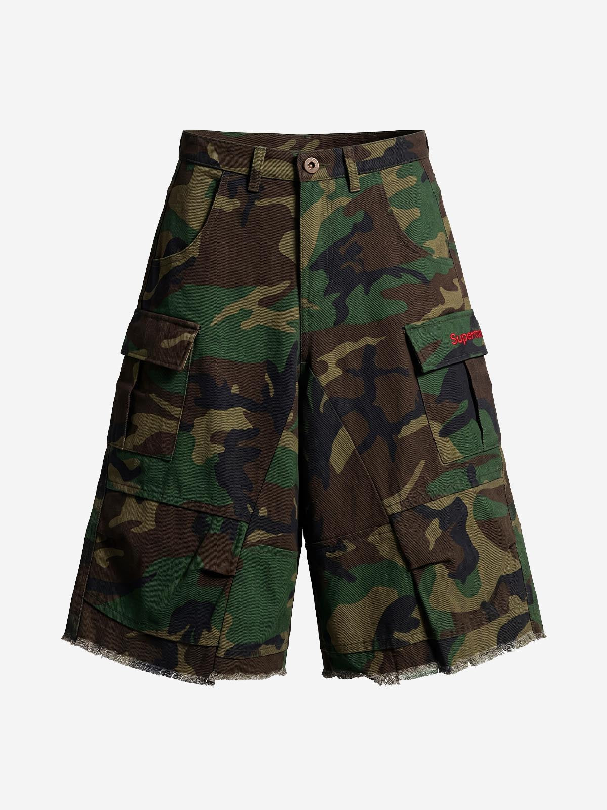 Short cargo vintage camouflage à ourlet effiloché