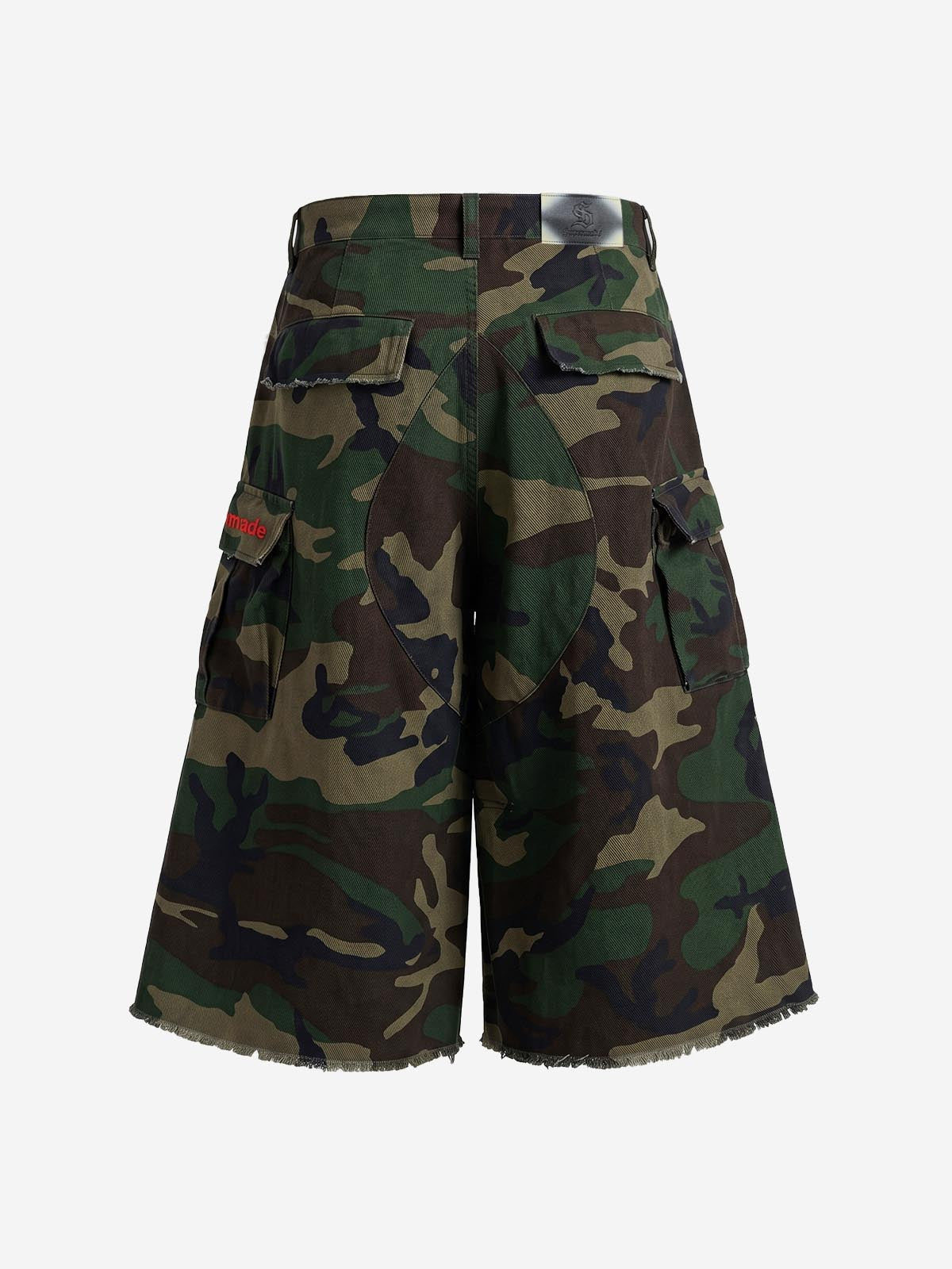 Short cargo vintage camouflage à ourlet effiloché