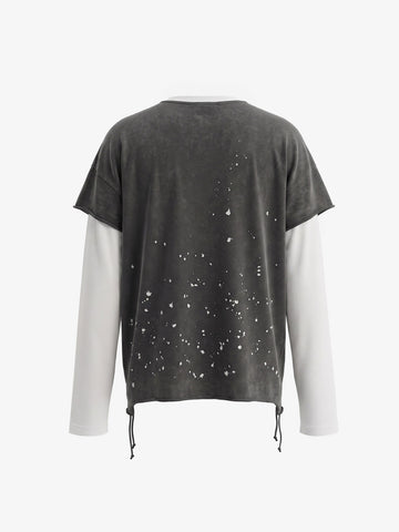 Camiseta de manga larga con efecto desgastado, imitación de dos piezas.