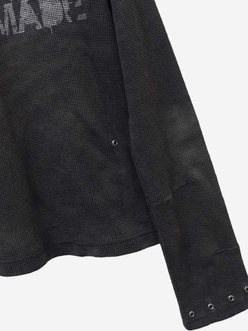 Camiseta de punto gofrado con detalles metálicos