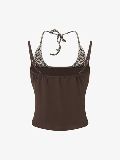 Top corto halter con estampado de leopardo