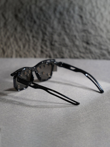 Streetwear Metal Rivet Curved Lens Glasses 