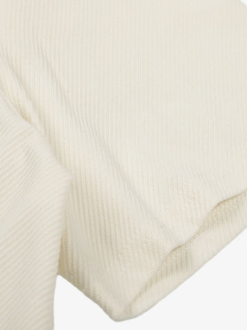 チェック柄襟、非対称ボタンのTシャツ