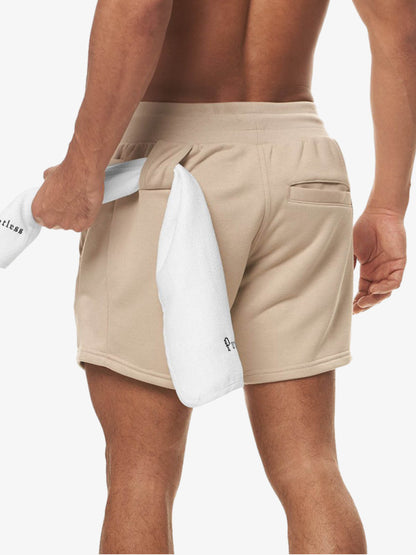 Pantalones cortos minimalistas con logo pequeño