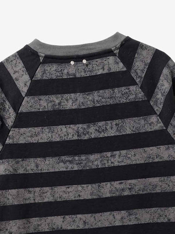 Camiseta de manga larga extragrande con bordado a rayas