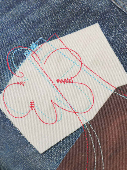 Denim-Jeans im Vintage-Stil mit 3D-Applikation
