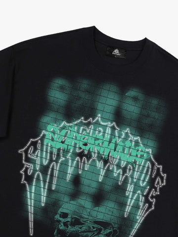 Dark Grid Skull Graphic T-Shirt 