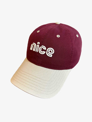 Casquette de baseball à lettres colorées