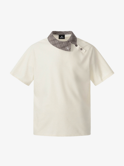 チェック柄襟、非対称ボタンのTシャツ