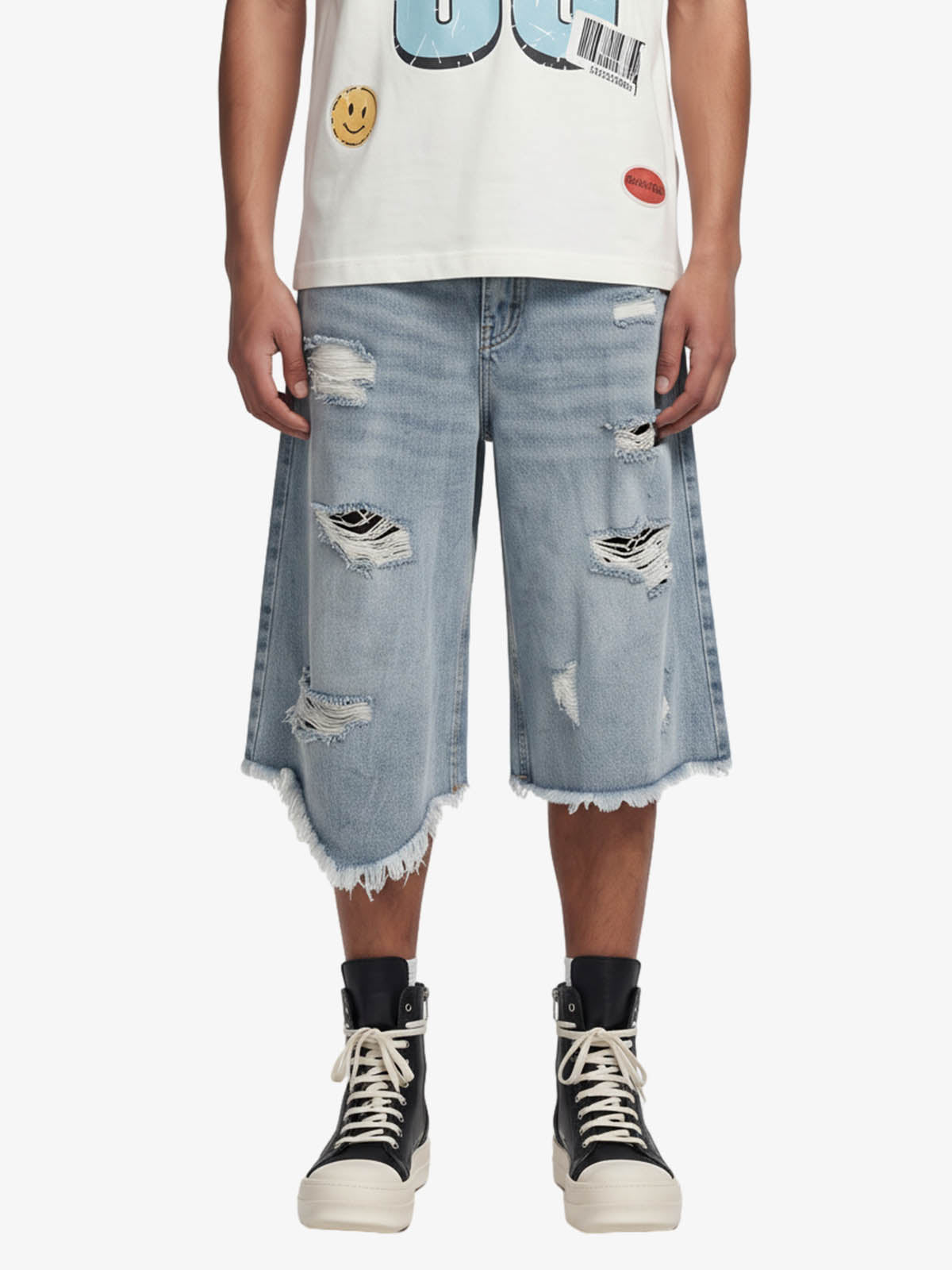 Short en jean délavé et usé