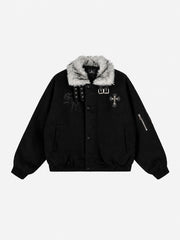Chaqueta bomber extragrande desgastada con cuello de piel sintética bordado