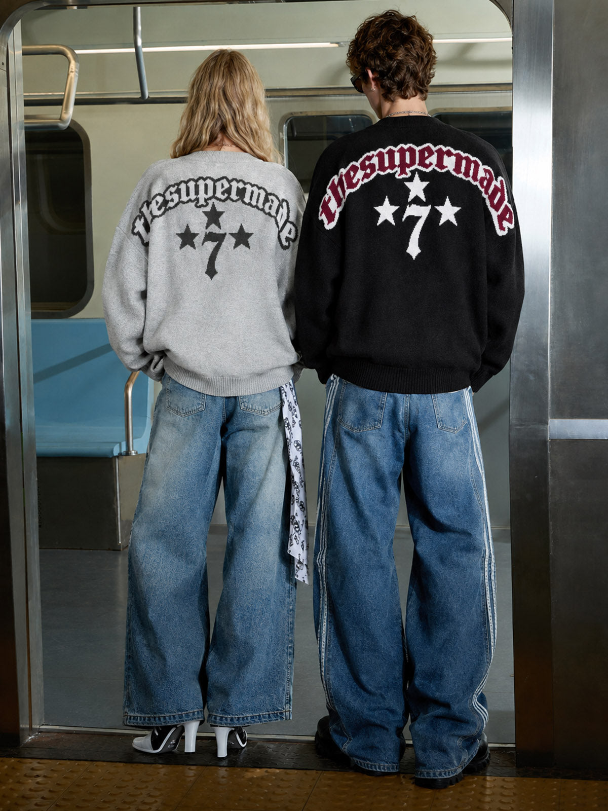 Strickpullover mit Skorpion-Stern-Grafik