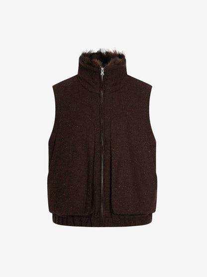 Warmth-Enhancing Faux Fur Collar Vest for Winter Outdoors 