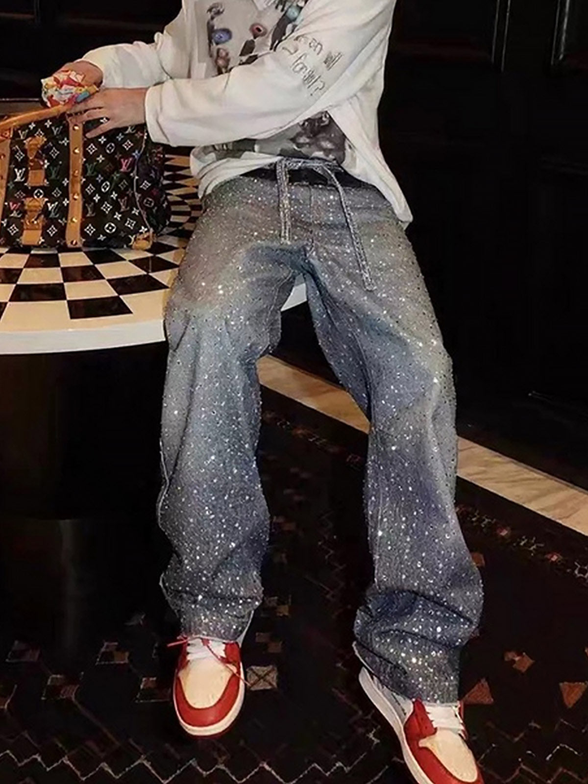 Distressed Diamond Decorated Belt Jeans 