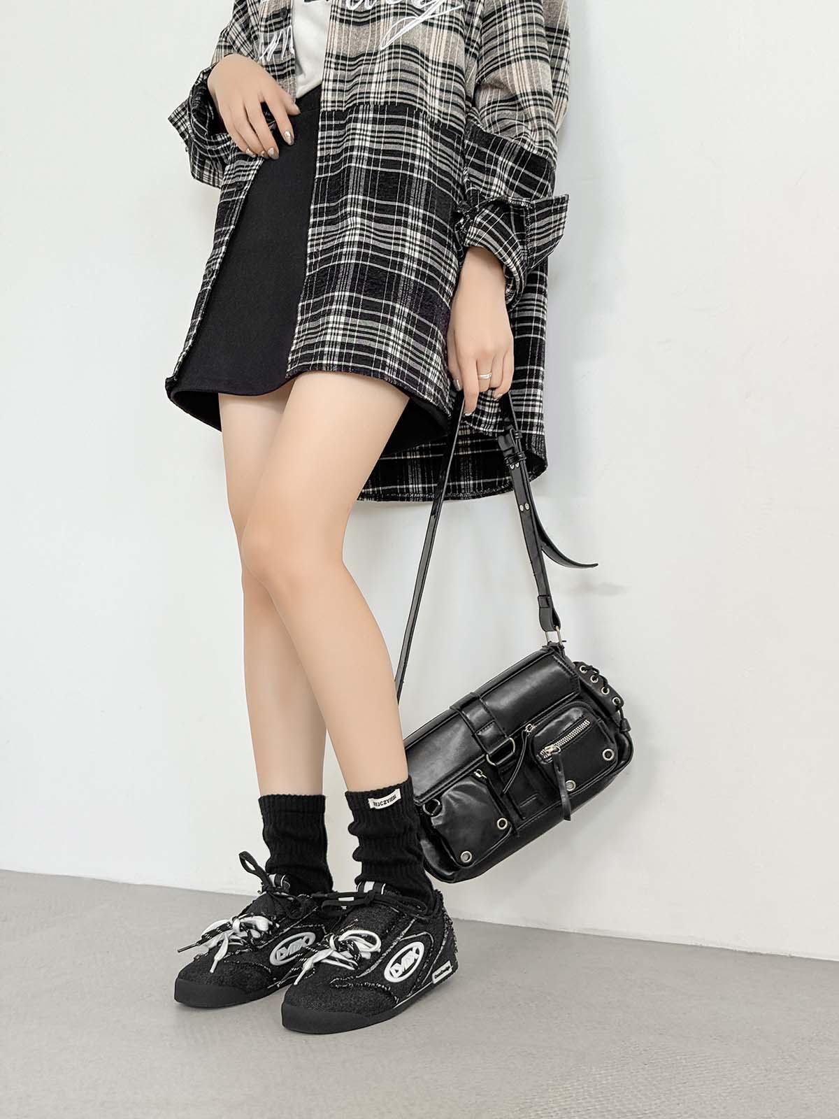 U9829 Stylish and Versatile Numbered Accessory for Modern Fashion Enthusiasts 