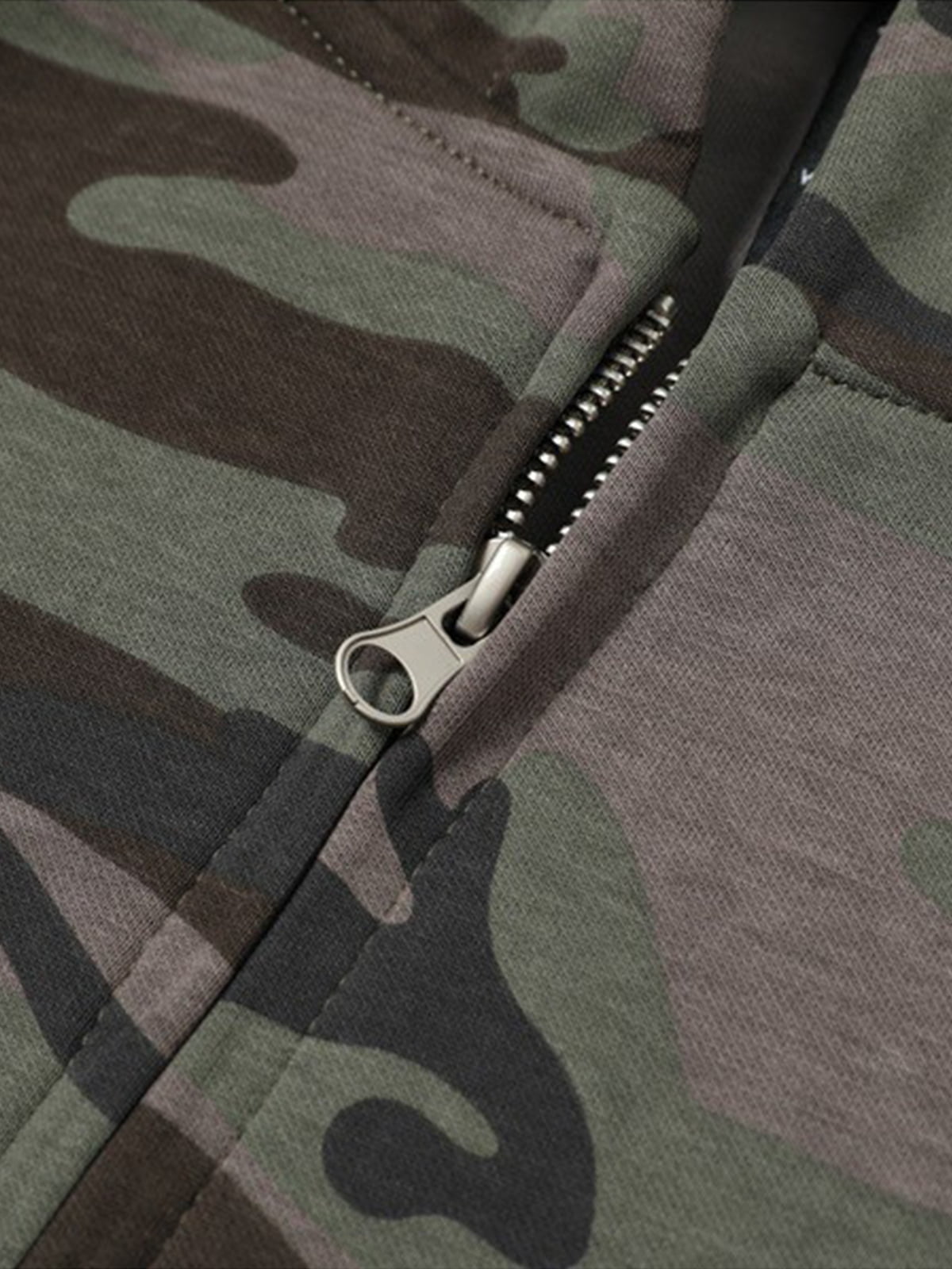 Camouflage Hooded Jacket with Heart Design for Men - Perfect for Casual and Outdoor Activities 