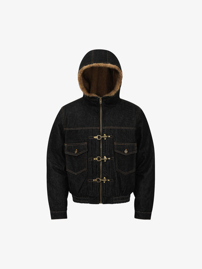 Edgy Spike-Embellished Sunglasses for Bold Fashion Statements 