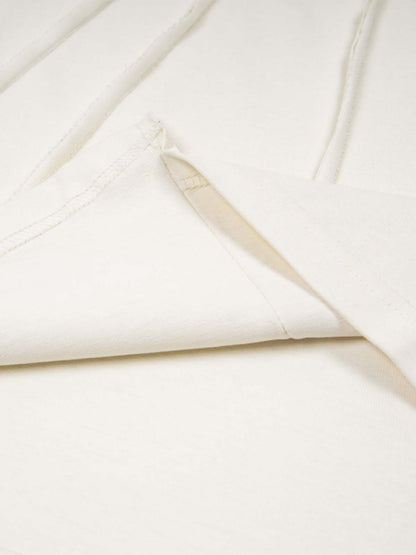Camiseta minimalista con estampado de letras y panel asimétrico