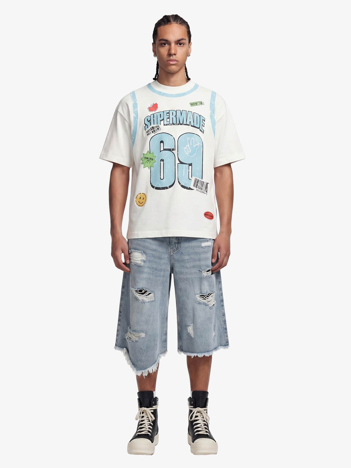 Short en jean délavé et usé