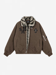 Chaqueta bomber extragrande desgastada con cuello de piel sintética bordado