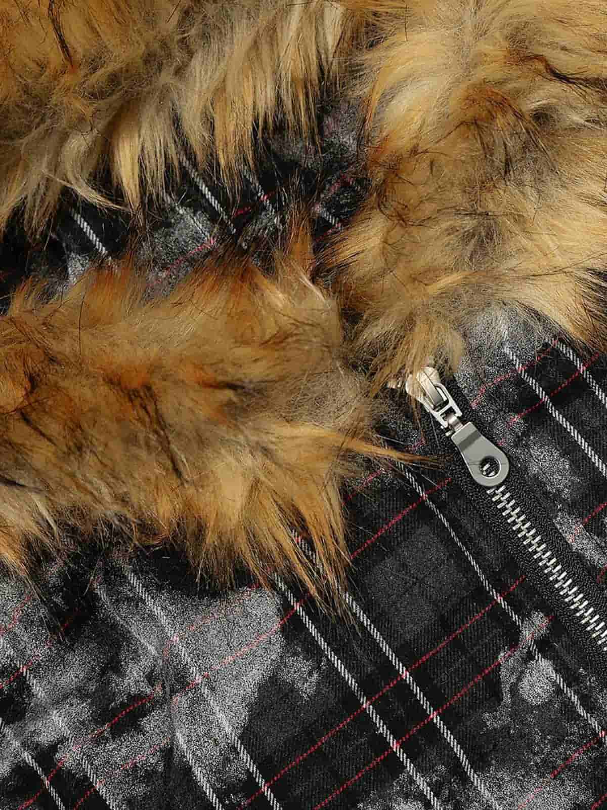 Winter Camouflage Puffer Jacket with Detachable Faux Fur Hood - Perfect for Outdoor Adventures 