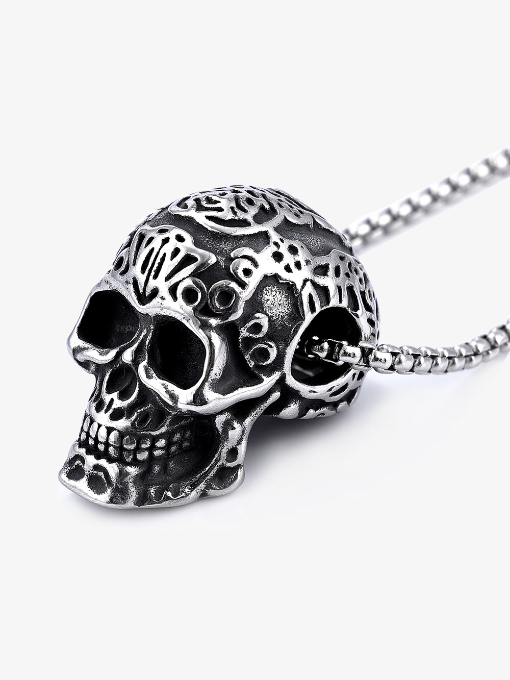 Engraved Skull Pendant Necklace