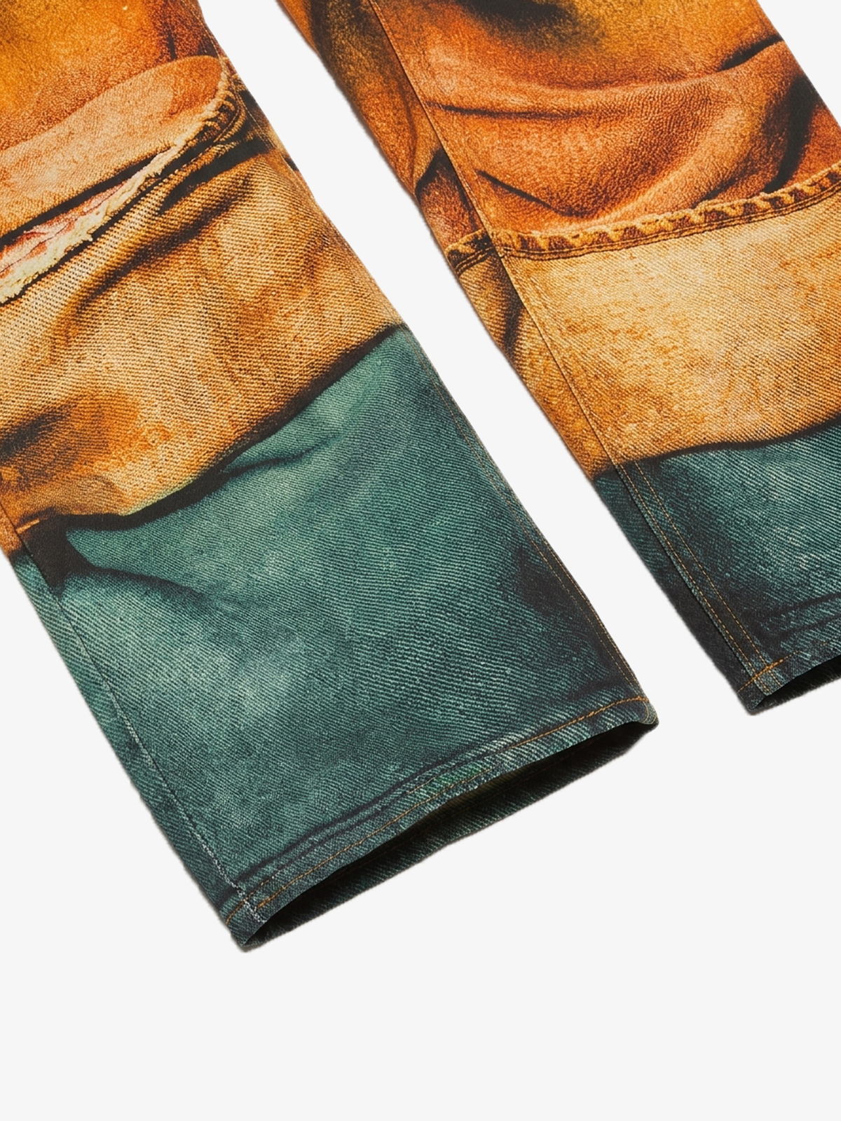 Distressed Graphic Washed Jeans