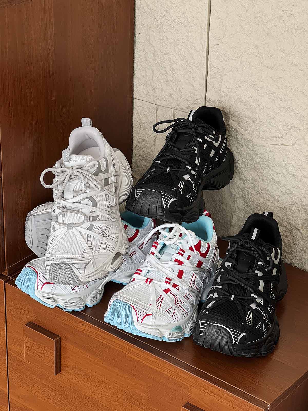 Height-Enhancing Sneakers with 7.0cm Invisible Lift for Everyday Wear 