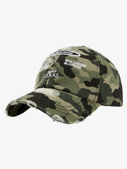 Cappellino da baseball lavato e invecchiato con lettere ricamate