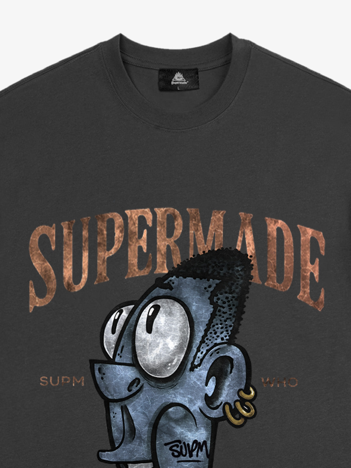Graphic Print T-Shirt with Bold Artwork and Trendy Design 