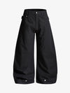 Pantaloni con pannello posteriore staccabile e rivettati