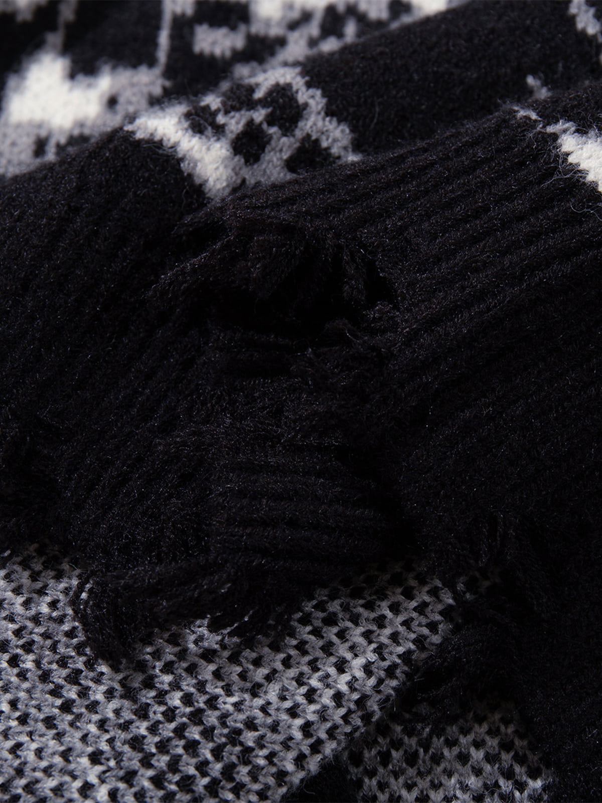 Skull Pattern Knit Sweater for Casual and Fashionable Looks 