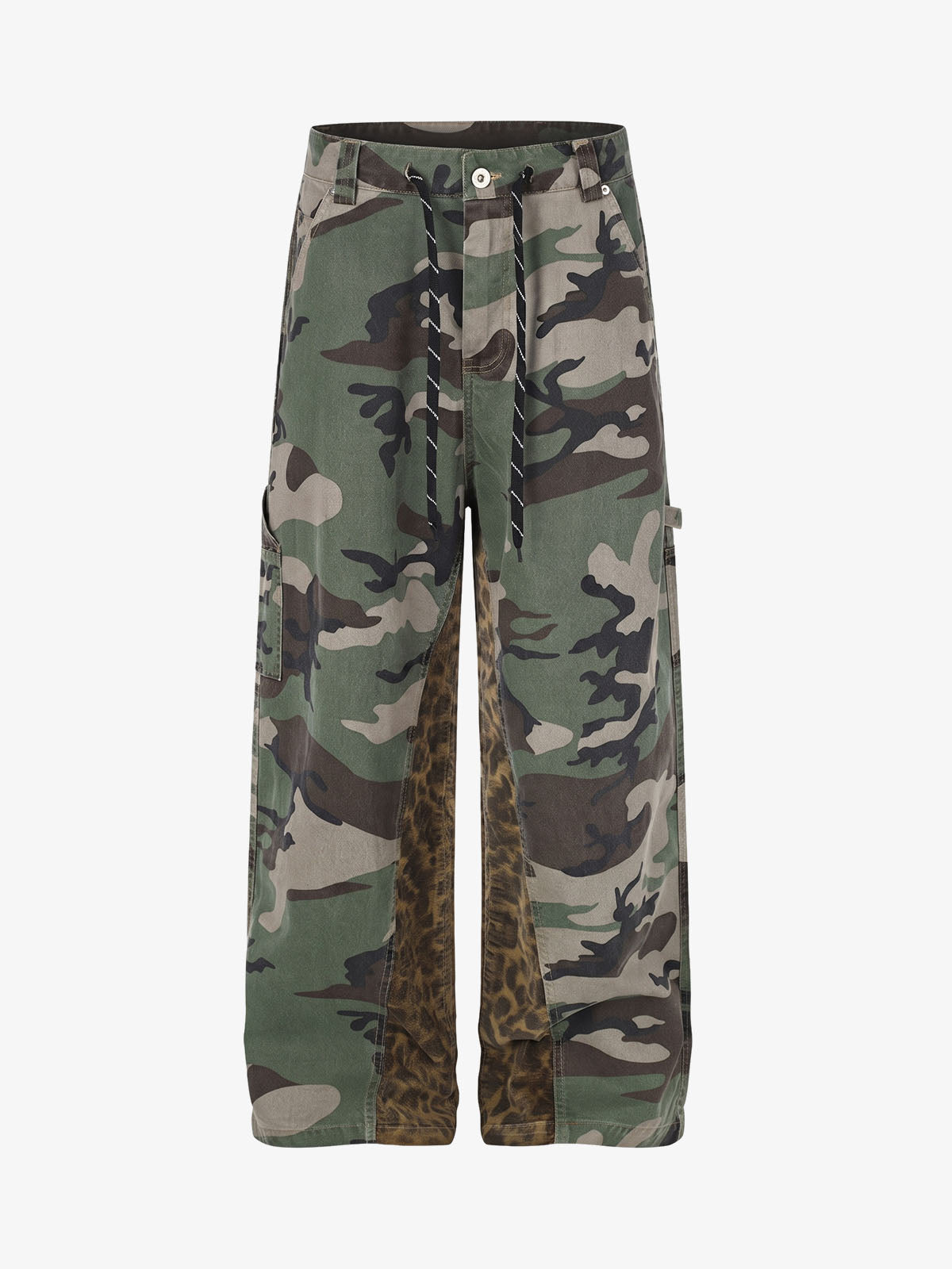 Pantaloni cargo mimetici leopardati con patchwork