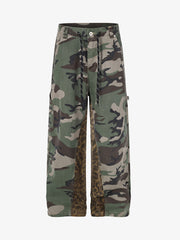 Pantaloni cargo mimetici leopardati con patchwork