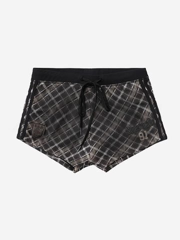 Sportliche Shorts mit Y2K-Grafikstreifen