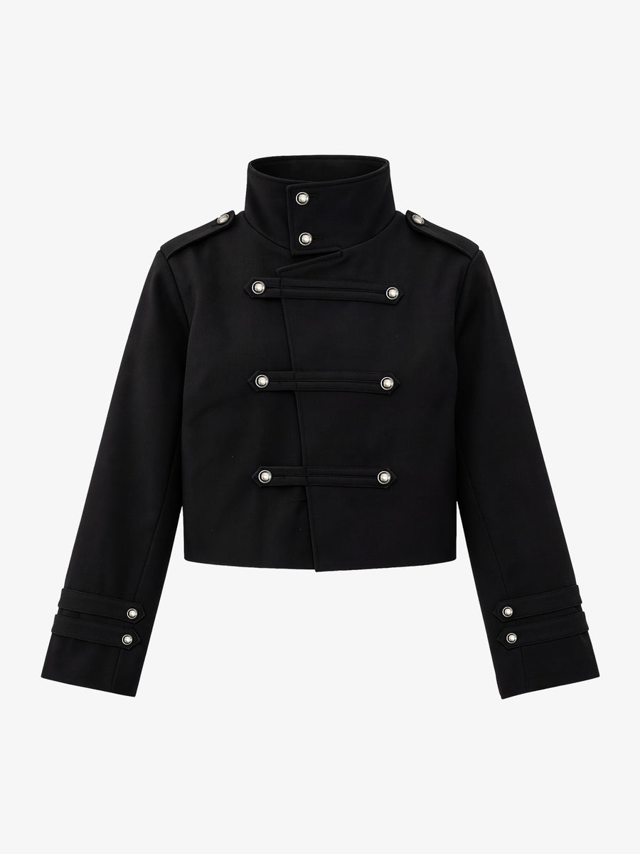 Kurze Jacke im napoleonischen Stil mit diagonalem Knopfverschluss und Stehkragen