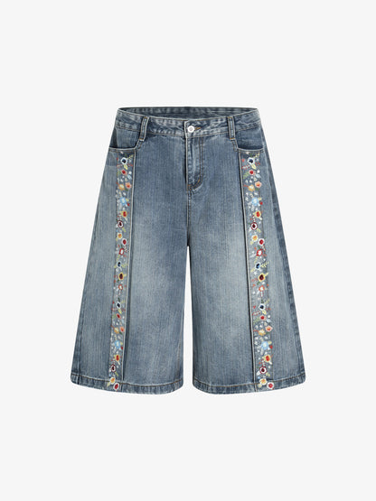 Short en jean délavé à fleurs